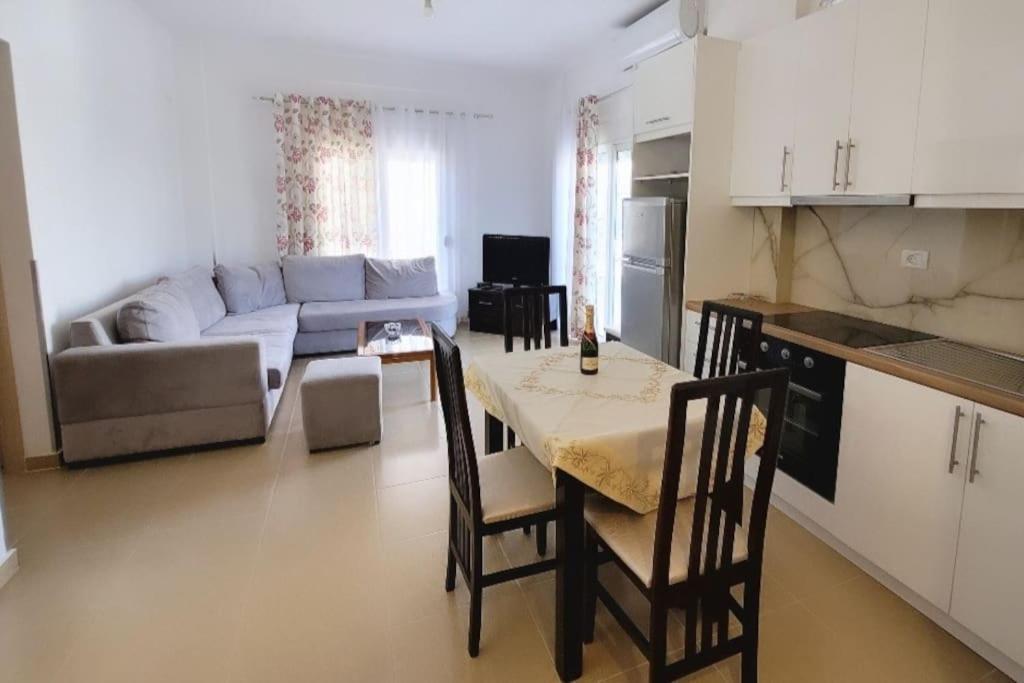 Relax New Apartment-rare Find Near Port Apartment *